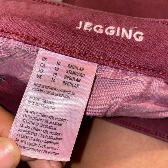 SOLD AE Jeggings - Picture 2 of 3